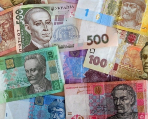 Гривню назвали однією з найслабших валют СНД