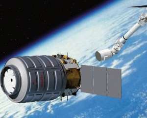 Космический грузовик с украинским двигателем успешно достиг МКС