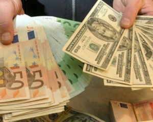 Курс валют: євро стрімко зростає