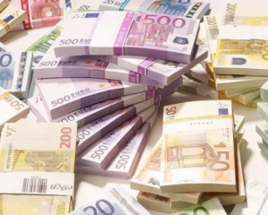 Курс валют: евро подешевел