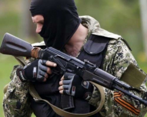 Бойовика заочно судитимуть за вбивство 10 українських військових