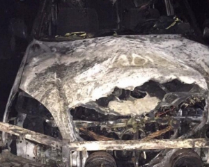 Невідомі спалили автівку подруги дружини мера Глухова