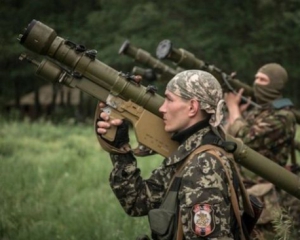 Бойовики двічі за ніч обстріляли донецький напрямок