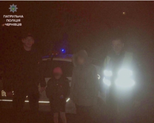 Женщина забрала из приюта детей и бросила на автостанции