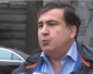 &quot;Снять по-человечески не могут, все через одно место&quot; - Саакашвили пришел под Кабмин