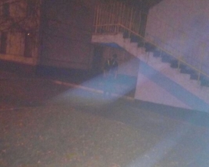 Возле школы повесился мужчина