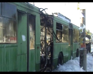 Тролейбус загорівся під час руху