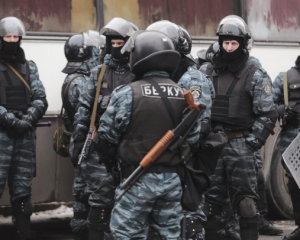 Подозреваемого в убийствах на Майдане &quot;беркутовца&quot; освободили из-под стражи