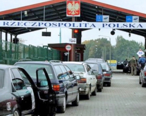 830 украинских автомобилей не могут попасть в Польшу