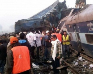 Аварія поїзда: загинуло 100 осіб, багато поранених