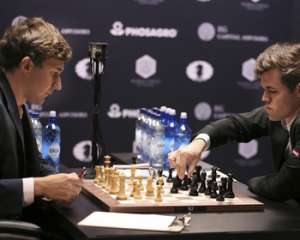 Шахматы: Карякин и Карлсен в седьмой раз сыграли вничью