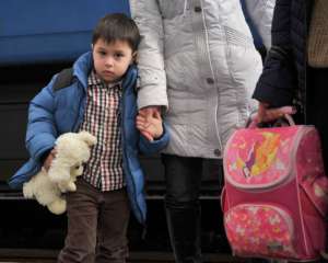 Конфликт на Донбассе и аннексия Крыма оставили 260 тыс. детей без домов