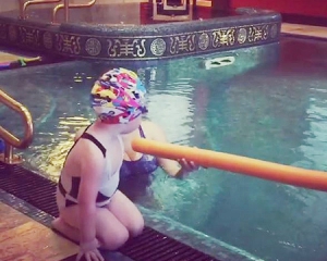 Пугачева показала достижения дочери в плаванье