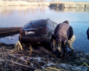 На дні річки знайшли людей, які пів року тому зникли