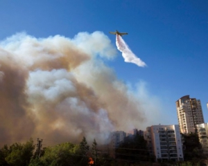 После самолетов Порошенко отправил в Израиль гуманитарку