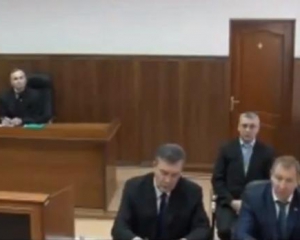 Янукович второй раз сидит на суде (он-лайн)