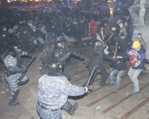 &quot;Беркут&quot; превысил свои полномочия&quot; - Янукович о разгоне студентов