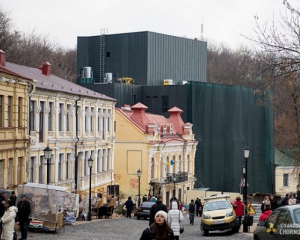 У Кличко говорят, что драмтеатр на Андреевском строили с нарушениями