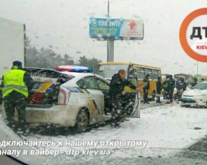 Пьяный водитель протаранил грузовик, полицейское авто и маршрутку