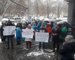 Під судом побилися прихильники і критики &quot;сухого закону&quot;