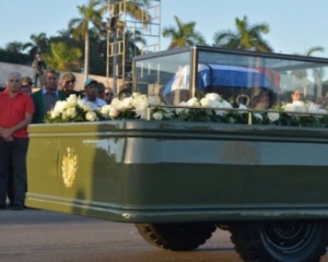 Кастро кремировали и отправили в прощальное турне