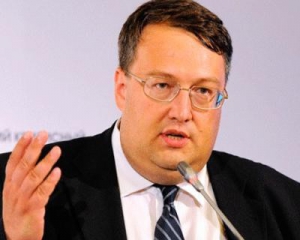 Геращенко розповів, чому поліцейські перестріляли один одного