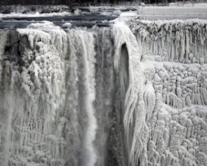 В США замерз Ниагарский водопад