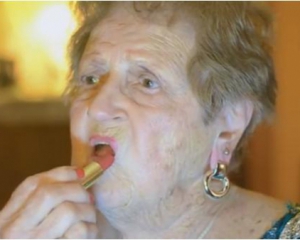 Модный бьюти-блогер: 86-летняя бабушка снимает видео о красоте