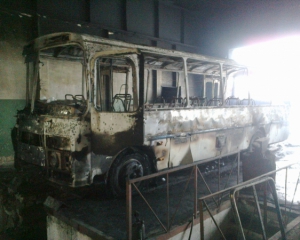 Пасажирський автобус згорів під час ремонту