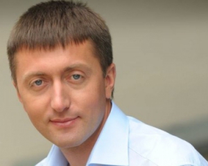 Депутат избил СБУшника во время обысков