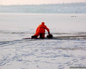 В озері втопився чоловік та ледь не загинув рятувальник