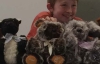 Хлопчик пошив 400 ведмедів у подарунок хворим