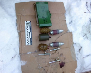 Набої, міни, гранати знайшли у гуцула на подвір&#039;ї