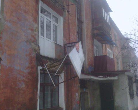 Балконы в горловке падают под тяжестью лет :: donbass.ua - н.