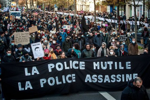 Во Франции прошли протесты против нового закона. 