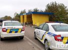 На Ровенщине 58-летний киевлянин за рулем Kia Sportage протаранил остановку общественного транспорта и погиб. Выяснилось, он совершил самоубийство за рулем - проткнул себя ножом