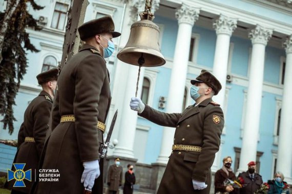 Бойцов почтили на церемонии в Киеве