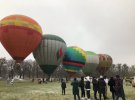 Всего воздушных шаров было девять.