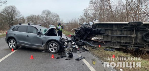 В Радехивском районе на Львовщине в лоб столкнулись Mercedes и Audi