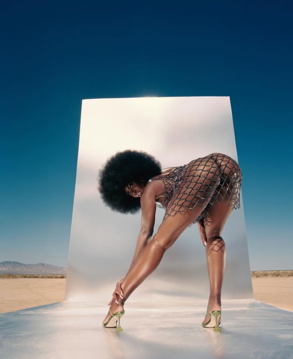 Модель позувала для українки