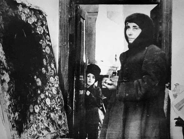 Роботу ”Цар Колос” Катерина Білокур створила під враженням від голоду 1946–1947 років. 1957-го картину викрали з виставки в Парижі