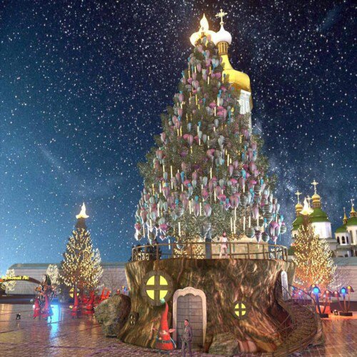 Елка в Киеве будет наиболее необычной и самой высокой за последние годы. Высота дерева с конструкцией - до 31 м