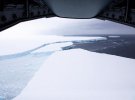Гигантский айсберг A-68, дрейфующей Атлантикой в сторону Южной Джорджии