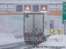 Снігопади у Альпах: хаос на дорогах і загроза сходження лавин. Фото: DW