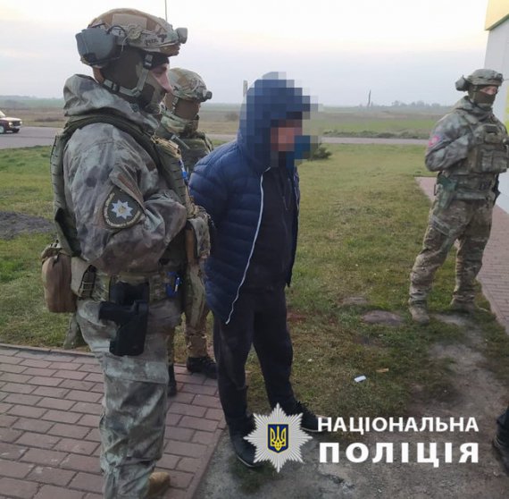 На Волині рекетири вимагали у чоловіка гроші