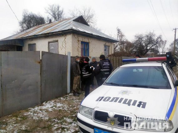На Чернігівщині зловмисник підпалив будинок і сам загинув під час пожежі. Його спільника затримали