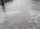 У Києві через дощ і мінусову температуру дороги взялися кригою