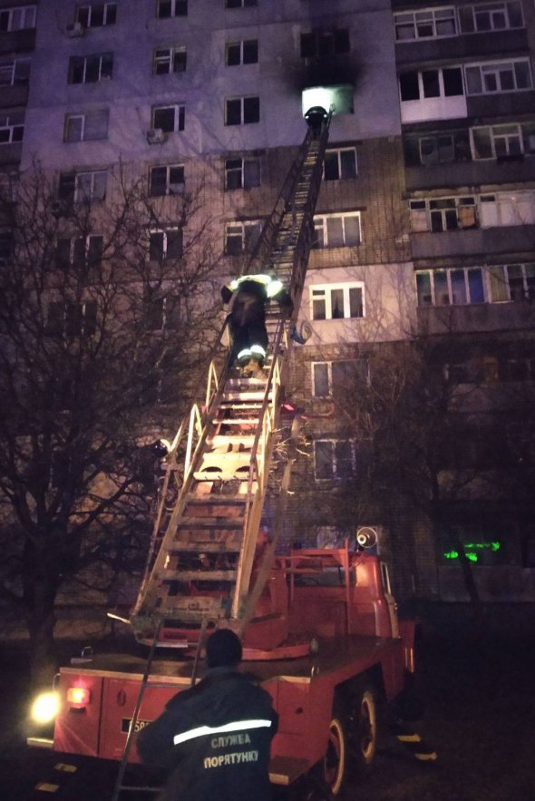 У Харкові під час пожежі в 9-поверхівці на вул. Академіка Вальтера, 7 загинули 2 людей