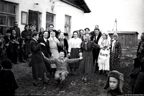 Фотографии черкасского села конца 1950 - начала 1970 годов сделал фотограф Иван Литвин