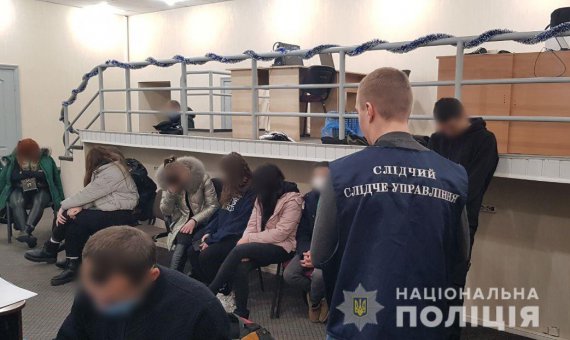 Мошенники звонили людям и под предлогом работников банка, узнавали их персональные данные и снимали деньги